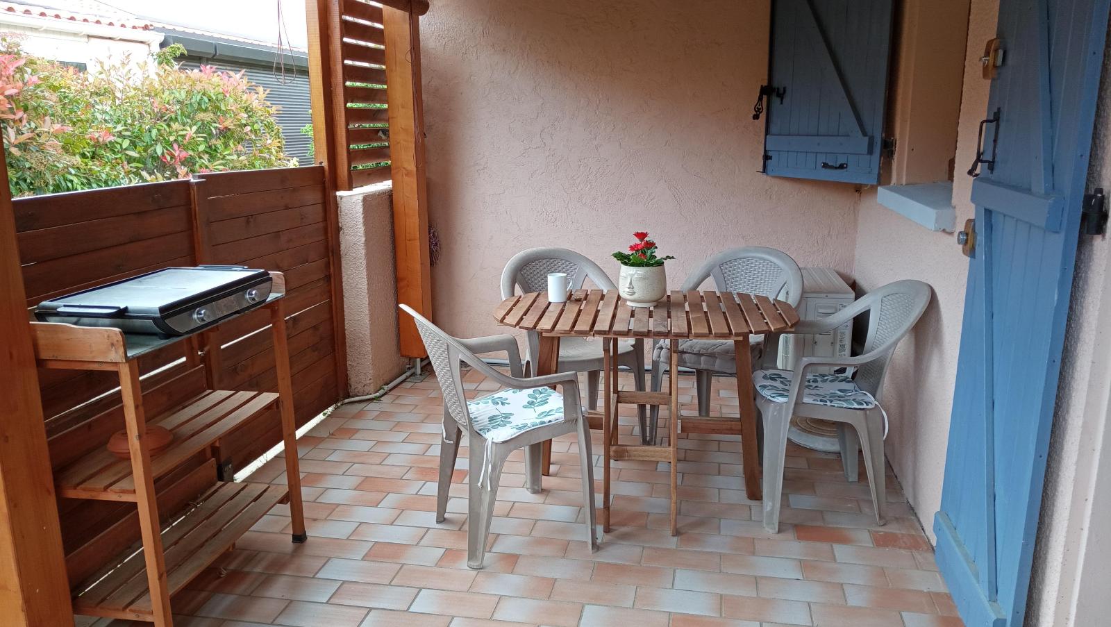 appartement 2 pièces - ST-CYPRIEN